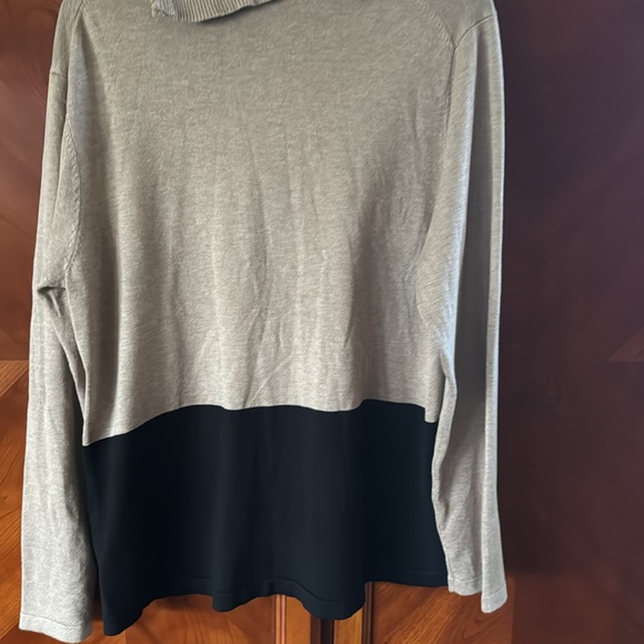 Sweater - Picture 4 of 6